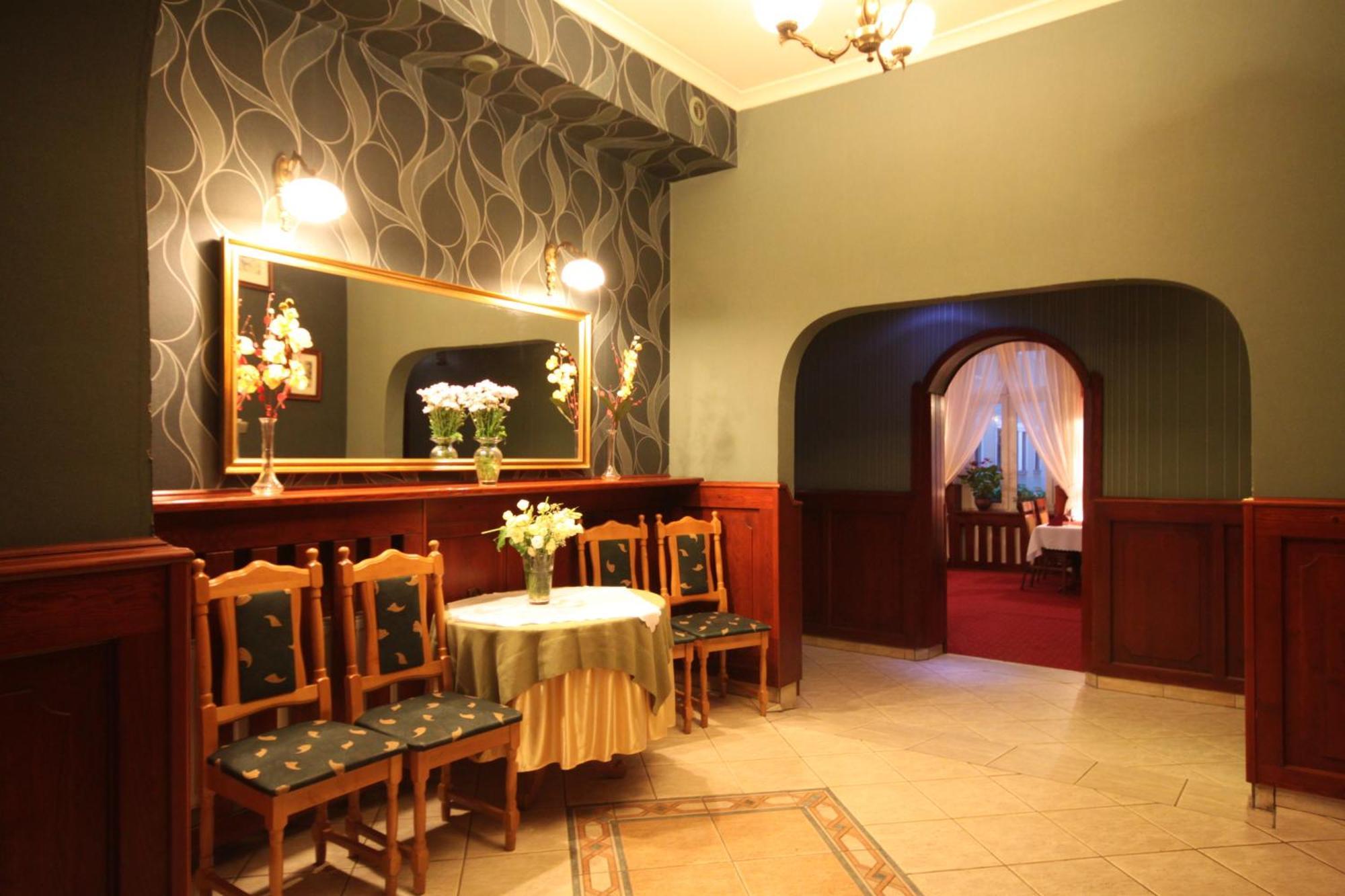 Hotel Atena Słupsk Buitenkant foto