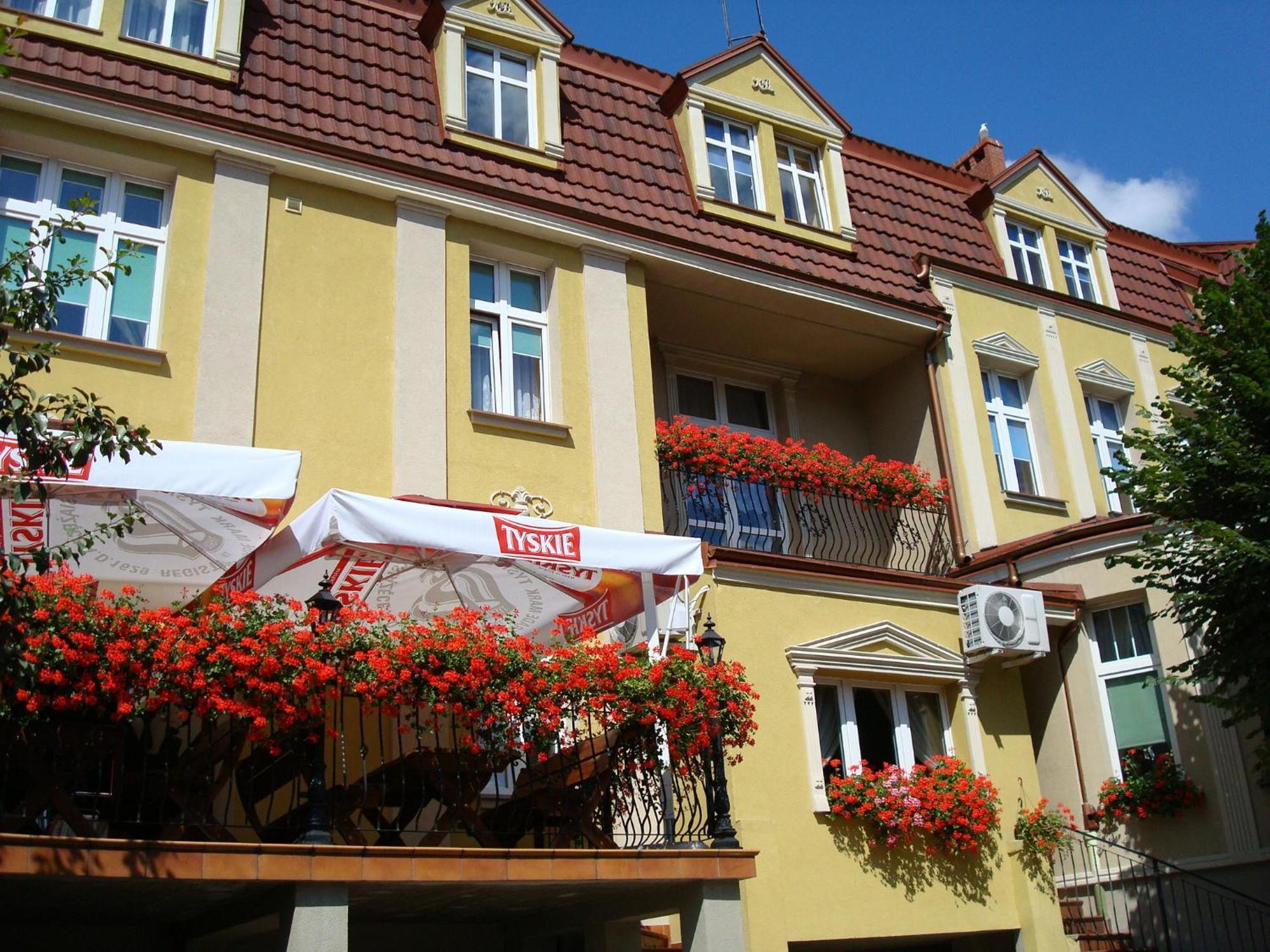 Hotel Atena Słupsk Buitenkant foto