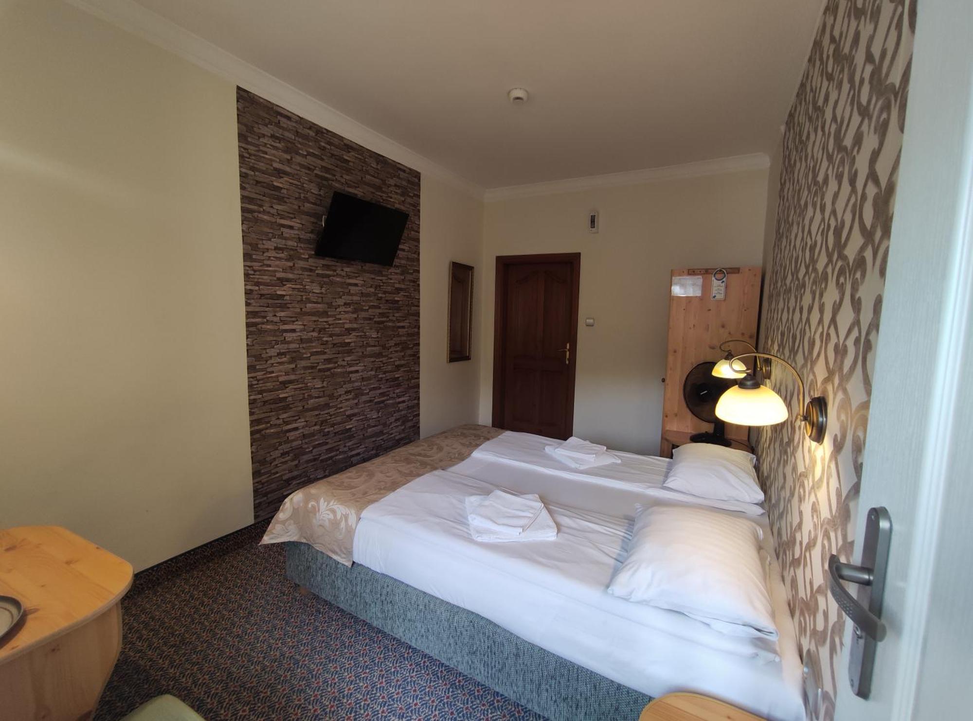 Hotel Atena Słupsk Buitenkant foto
