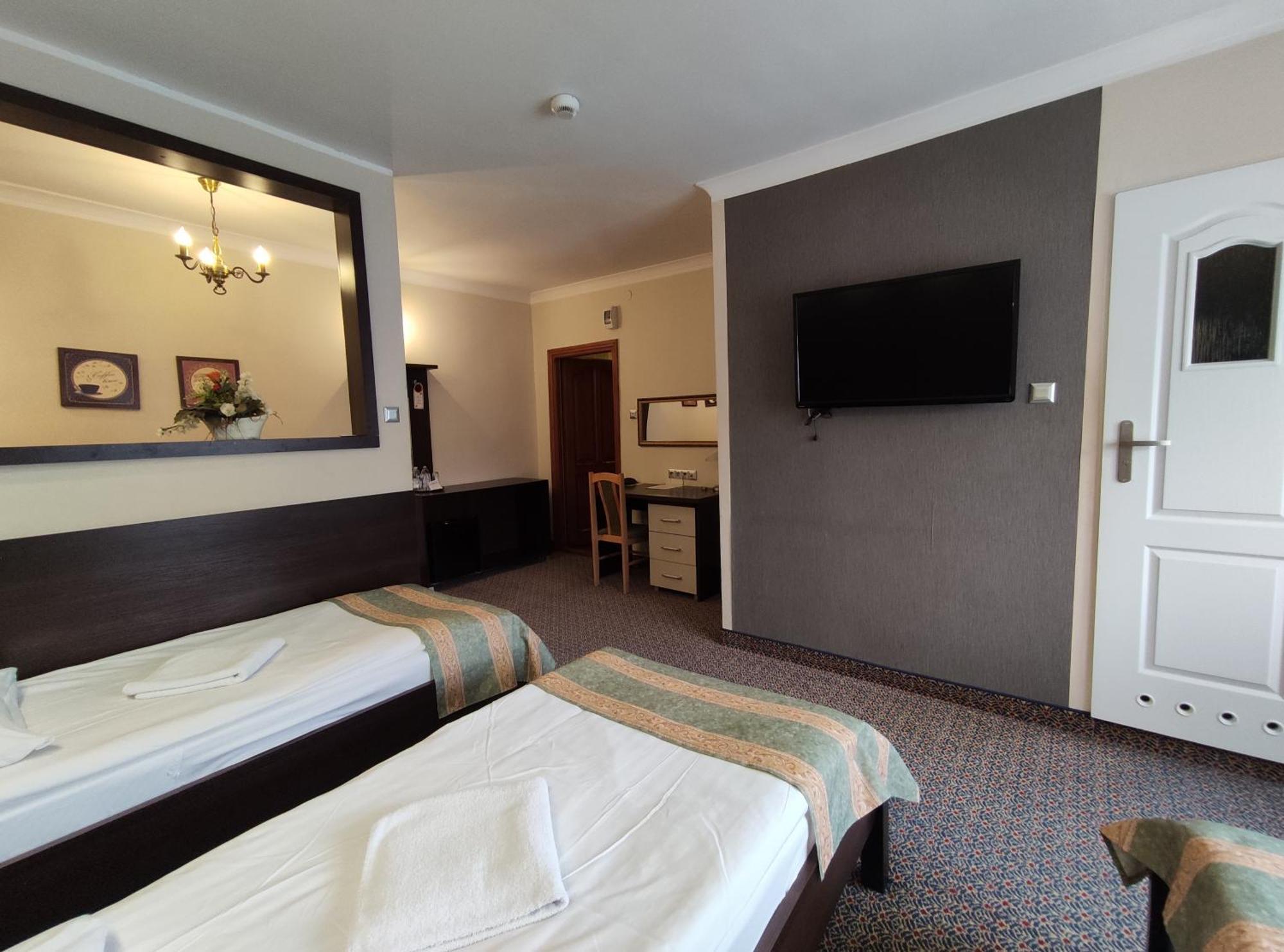 Hotel Atena Słupsk Buitenkant foto