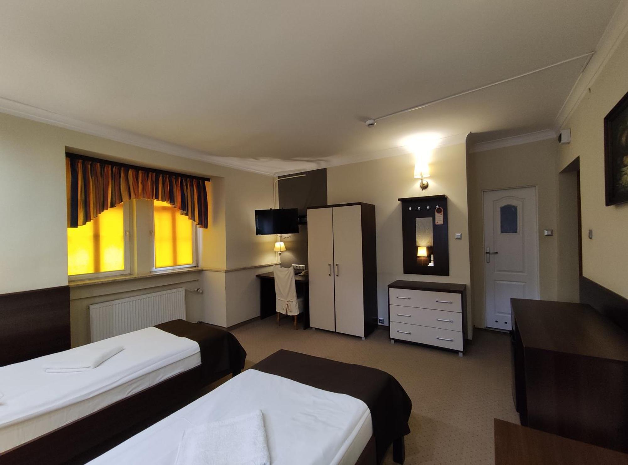 Hotel Atena Słupsk Buitenkant foto