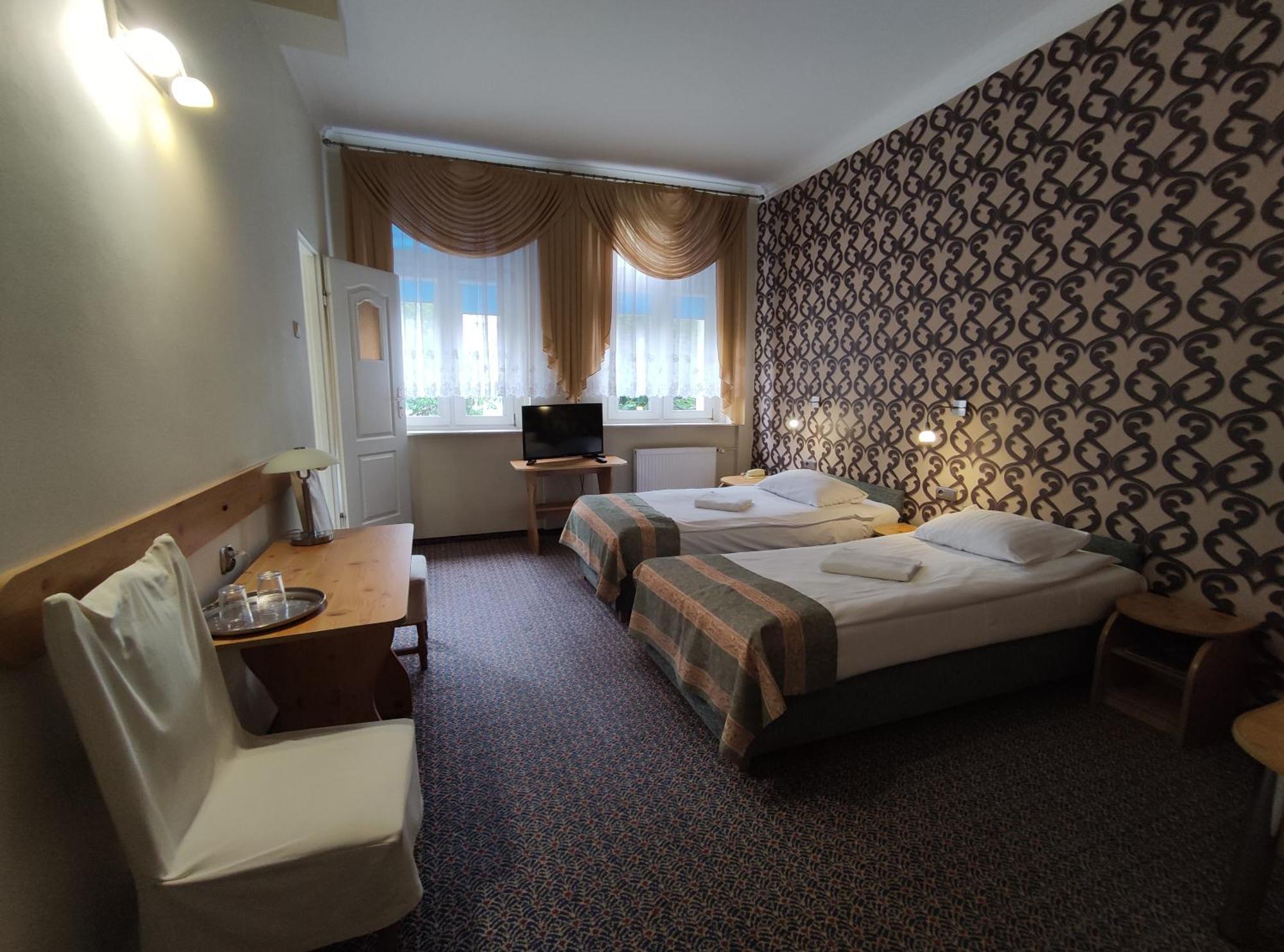 Hotel Atena Słupsk Buitenkant foto