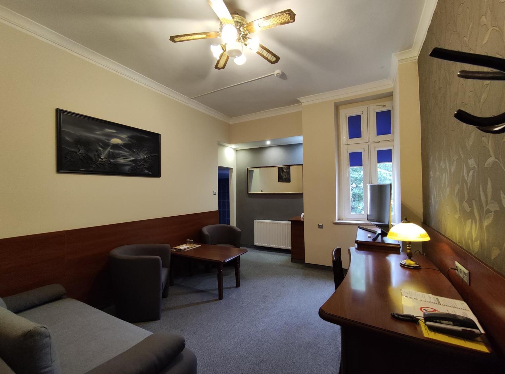 Hotel Atena Słupsk Buitenkant foto