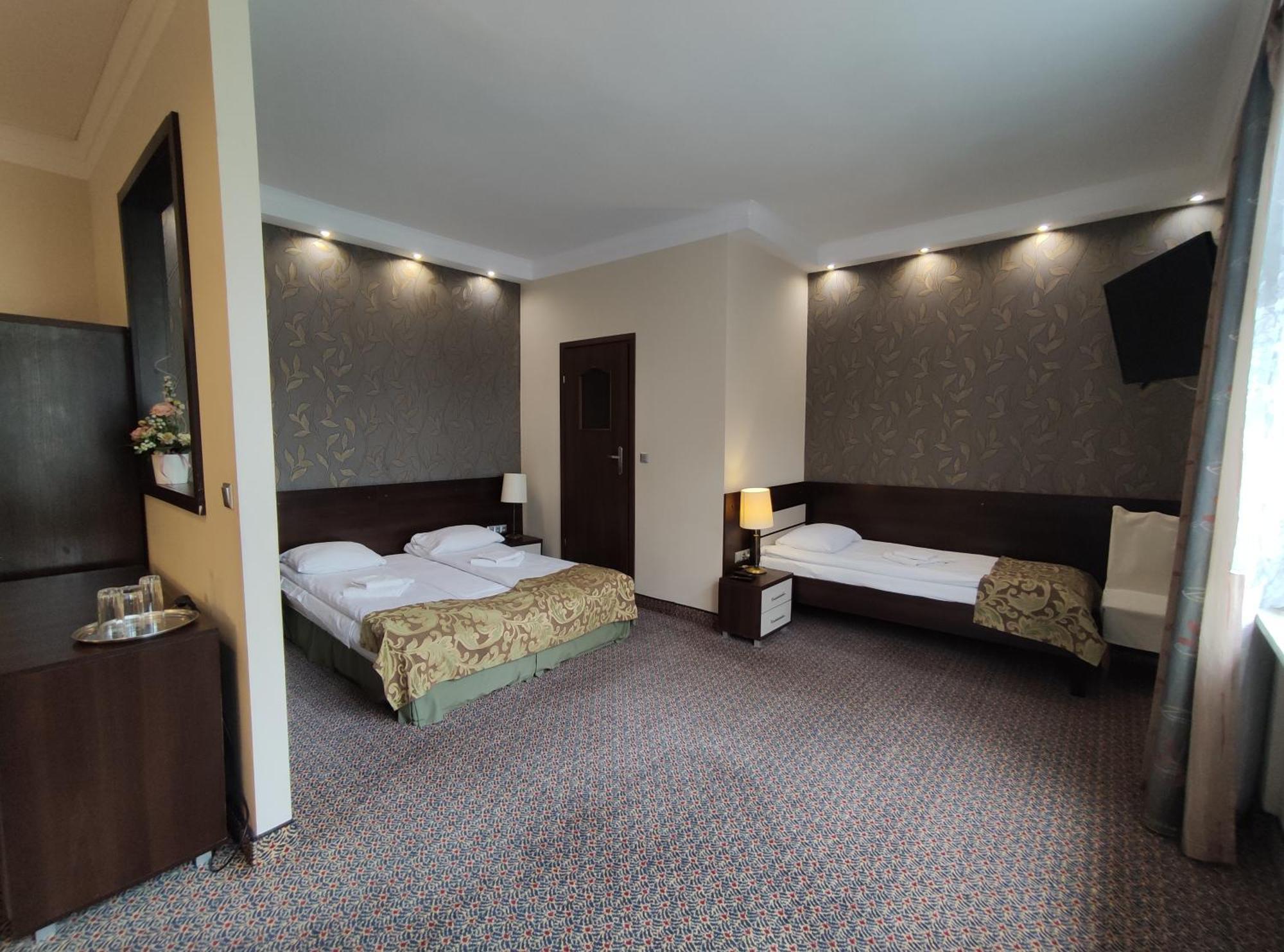 Hotel Atena Słupsk Buitenkant foto