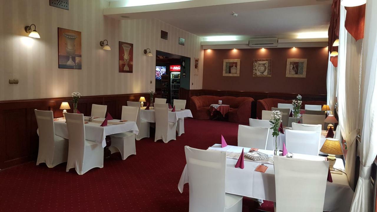 Hotel Atena Słupsk Buitenkant foto